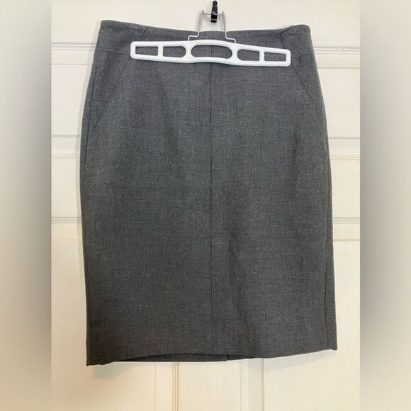 Ann Taylor Dresses & Skirts - Ann Taylor Loft, charcoal, gray mini skirt, size 2, excellent condition